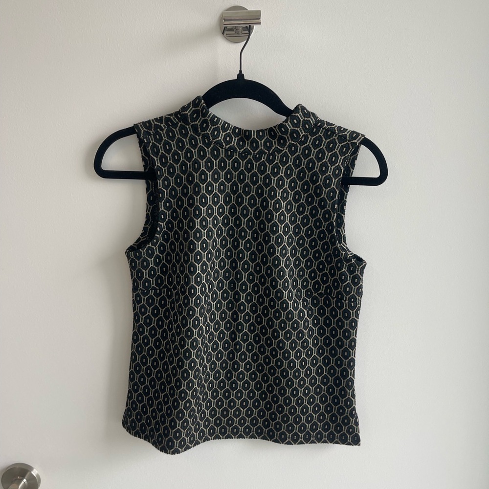 Vince Camuto Black and Gold Patterned Sleeveless Top